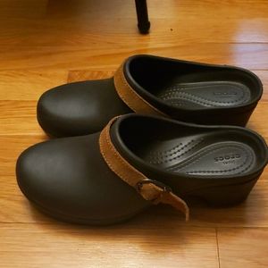 Crocs comfort clogs
